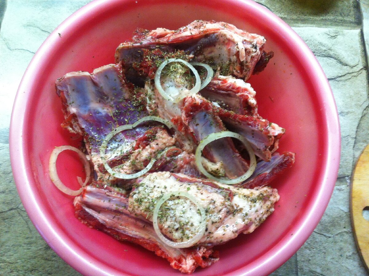 Ароматная козлятина, запеченная в духовке в рукаве – пошаговый рецепт приготовления с фото
