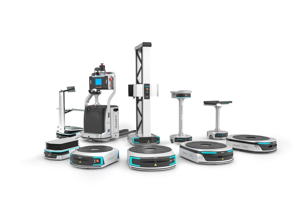 Логистические  роботы Geek+, китайского производителя автономных мобильных роботов  (AMR), показаны на этой фотографии, предоставленной Doosan Logistics  Solutions Co. в четверг. (Doosan Logistics Solutions Co.)