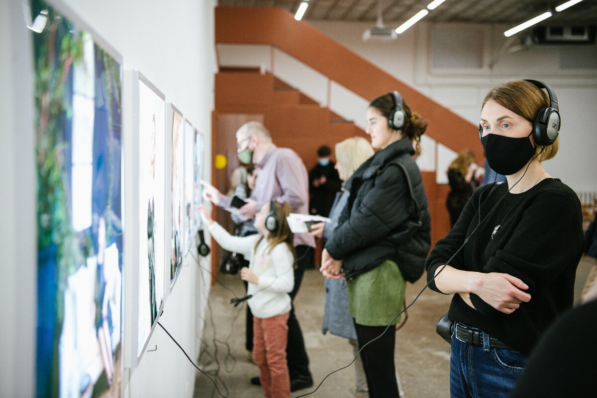 Гости вернисажа. Фото: ЦТИ Типография