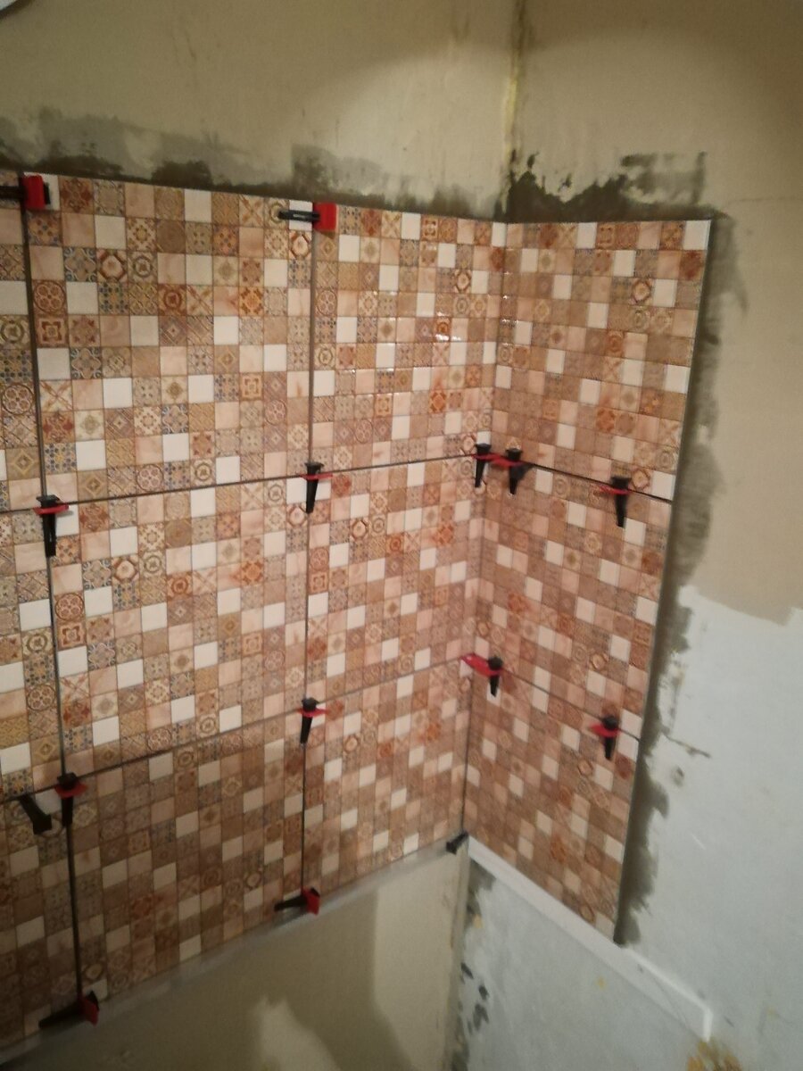 Укладка кафеля своими руками на стену в ванной комнате