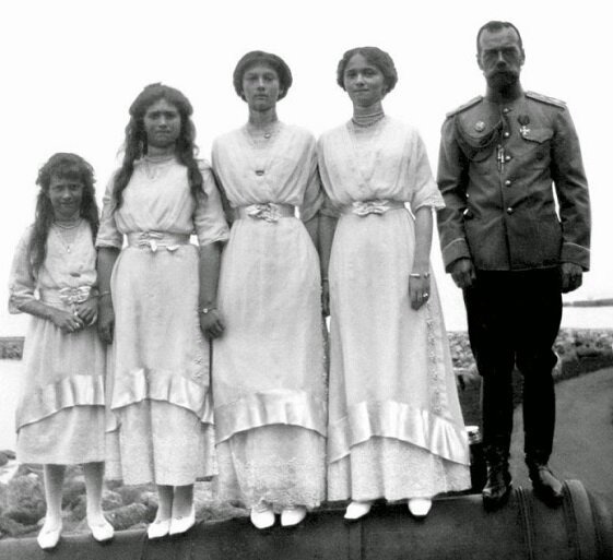 Николай II с дочками