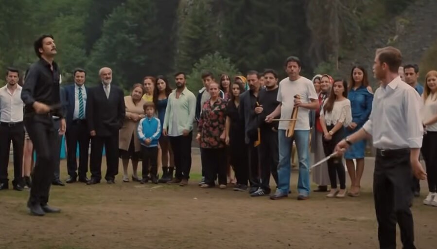  Скриншот кадра сериала «Любовь назло»/ İnadına Aşk
