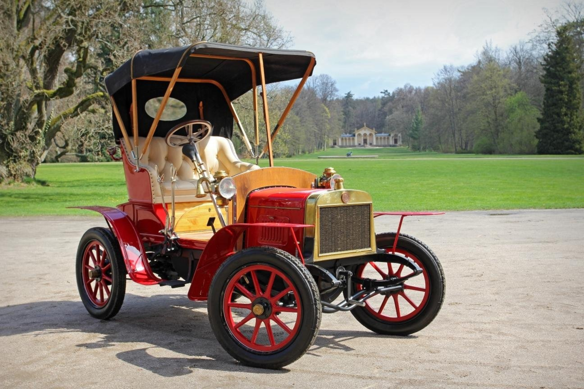 Первый автомобиль 1885 Карл Бенц