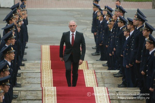 Сергей Морозов во время церемонии вступления в должность губернатора Ульяновской области, 1 октября 2016 года. Вскоре после этого он объявил о разделении должностей губернатора и председателя регионального правительства