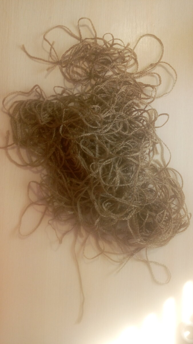 Куча спутанных косичек!