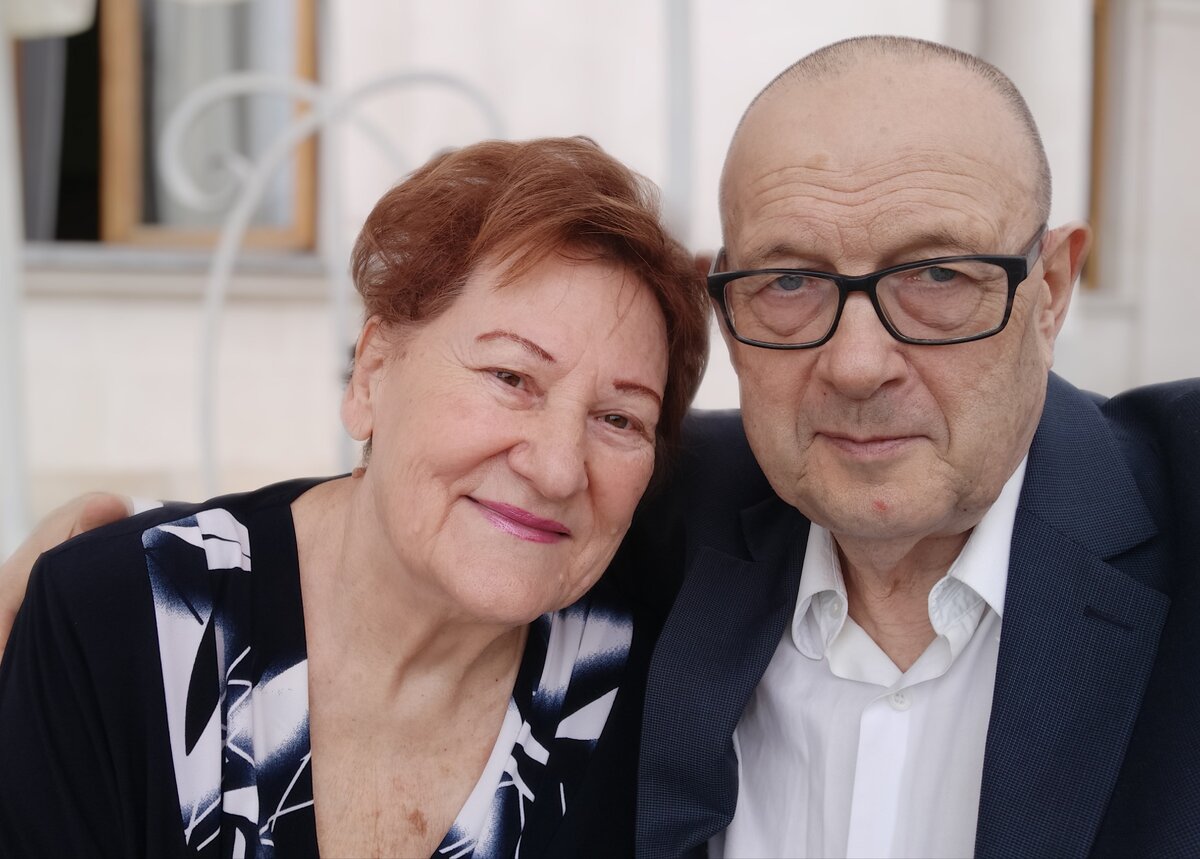 С Натальей женаты...  ещё только 54 год идёт.