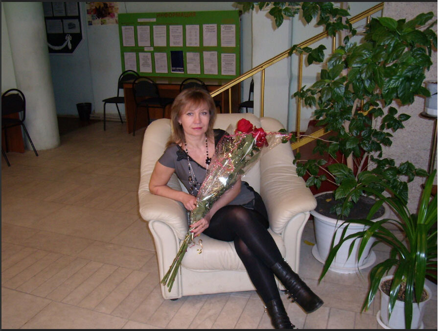 Я с шикарным букетом роз.