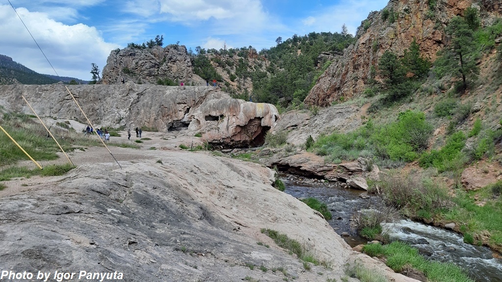 Содовая Дамба на реке Джемес (The Jemez River), штат Нью-Мексико, США