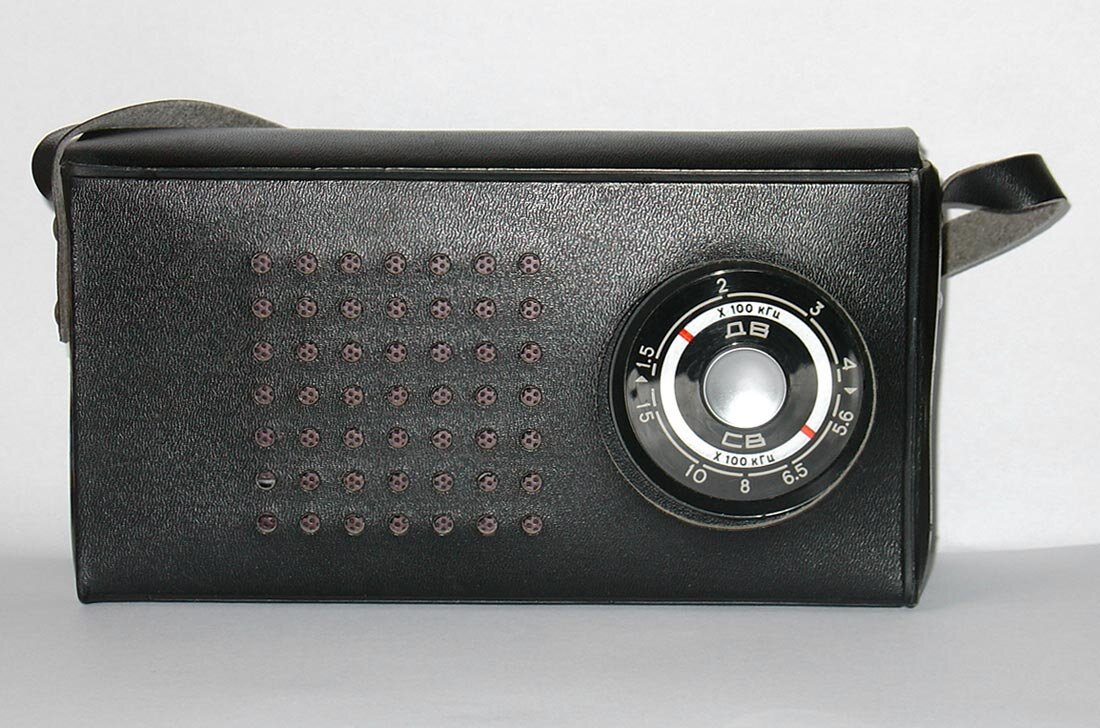 Сделал портативный музыкальный центр из советского приемника "Селга-405 ...