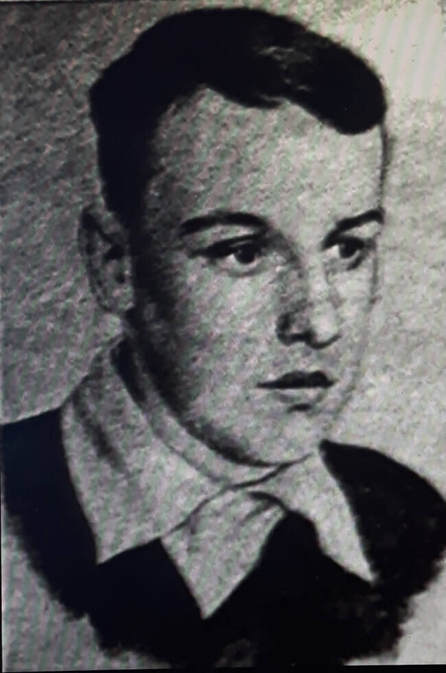 фото - https://yandex.ru/images/search?cbird=5&rpt=imageview&redircnt=1618314924.1&url=https%3A%2F%2Favatars.mds.yandex.net%2Fget-images-cbir%2F4593088%2FsP6d6qlaxnof5CNxtJ3ysA0194%2Forig&cbir_id=4593088%2FsP6d6qlaxnof5CNxtJ3ysA0194