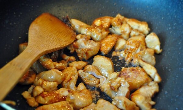 В Китае научили готовить курицу с овощами. Теперь готовлю только так.