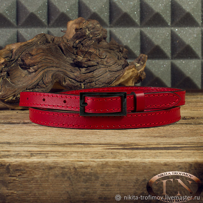 На фото: узкий ремешок, Магазин Никита Трофимов (nikita-trofimov) https://www.livemaster.ru/nikita-trofimov