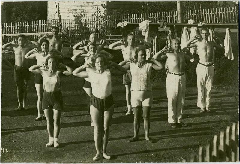 Утренняя зарядка в доме отдыха
Неизвестный автор, 1930-е, МАММ/МДФ.