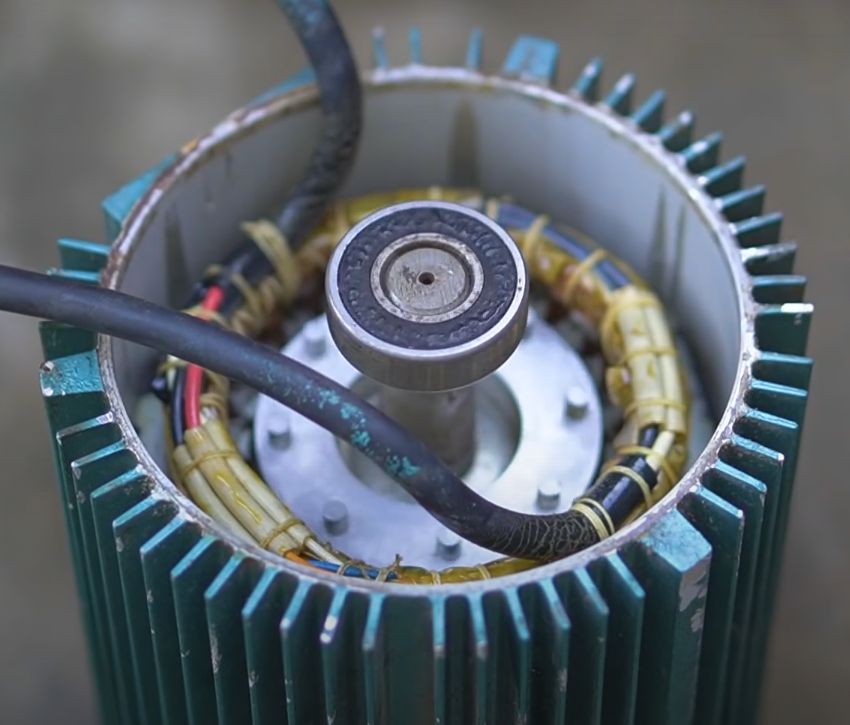 RU2609524C1 - Многофазный мотор-генератор с магнитным ротором - Google Patents
