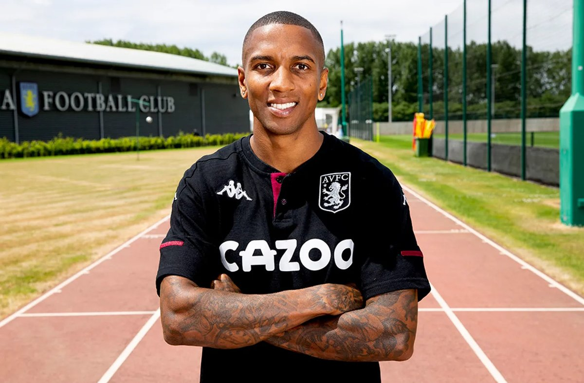 K нг. Футболист Астон вилла. Ashley young. Ashley young Everton. Астон Брюэр.