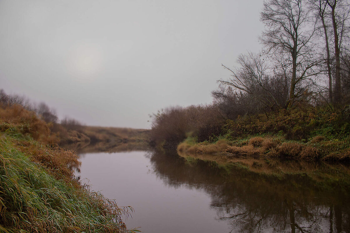 Впереди поворот реки и обрыв. То что надо. Фото автора