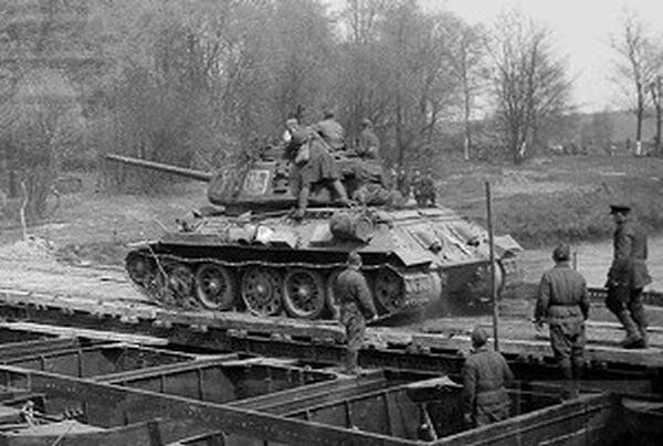 Переправа Т-34 ,через мост.                                          фото: картинки  яндекса.