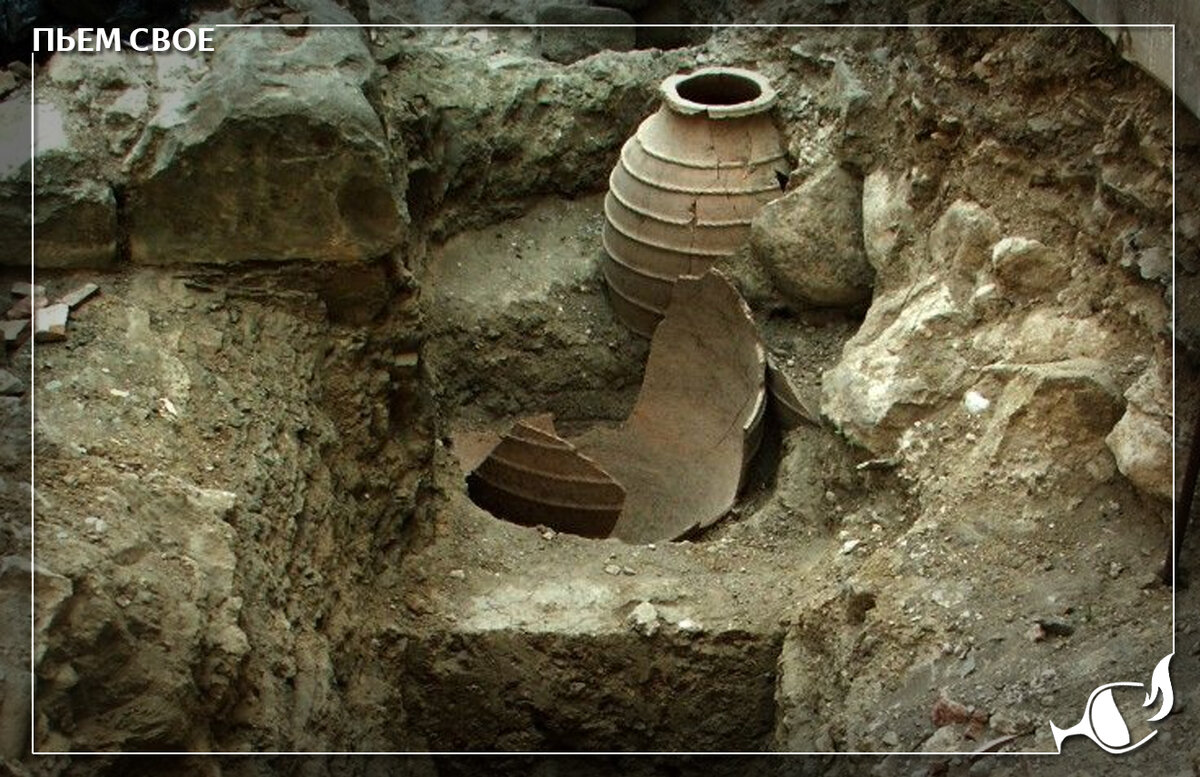 Квеври, найденный во время раскопок