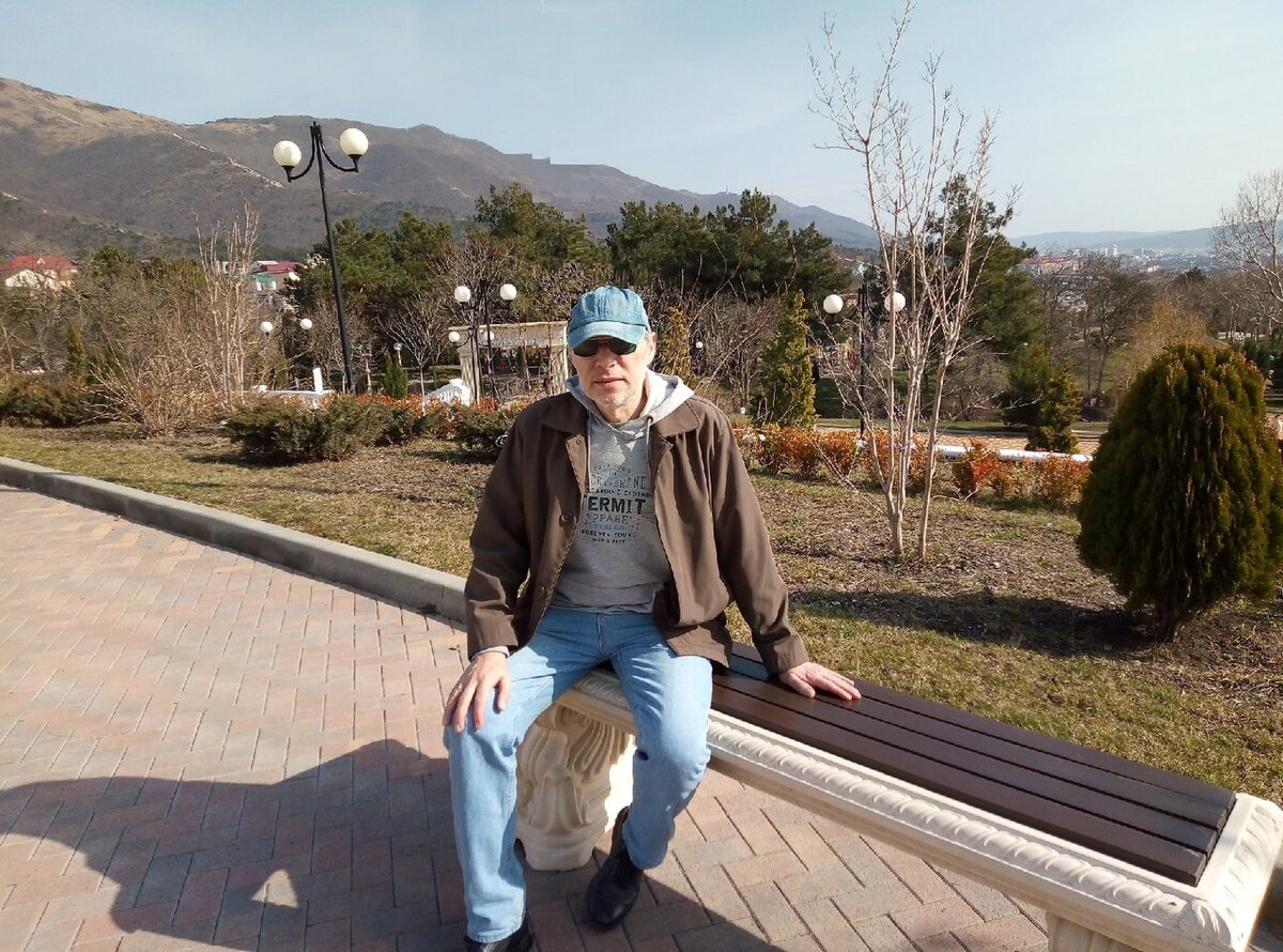 Михаил Лекс, автор рассказа и канала, Геленджик, Северный район, Андреевский парк
