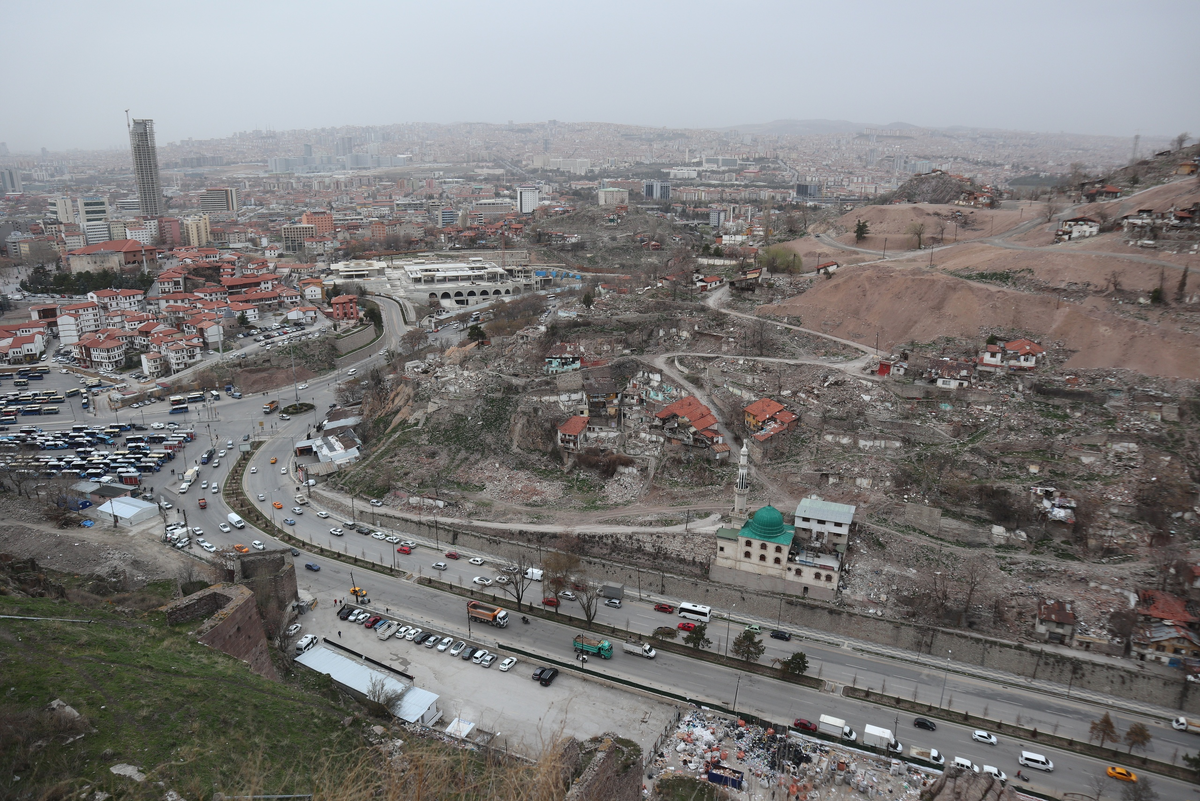 Возможны ли ещё путешествия за границу в эпоху тотальных санкций? Съездили в весеннюю Турцию