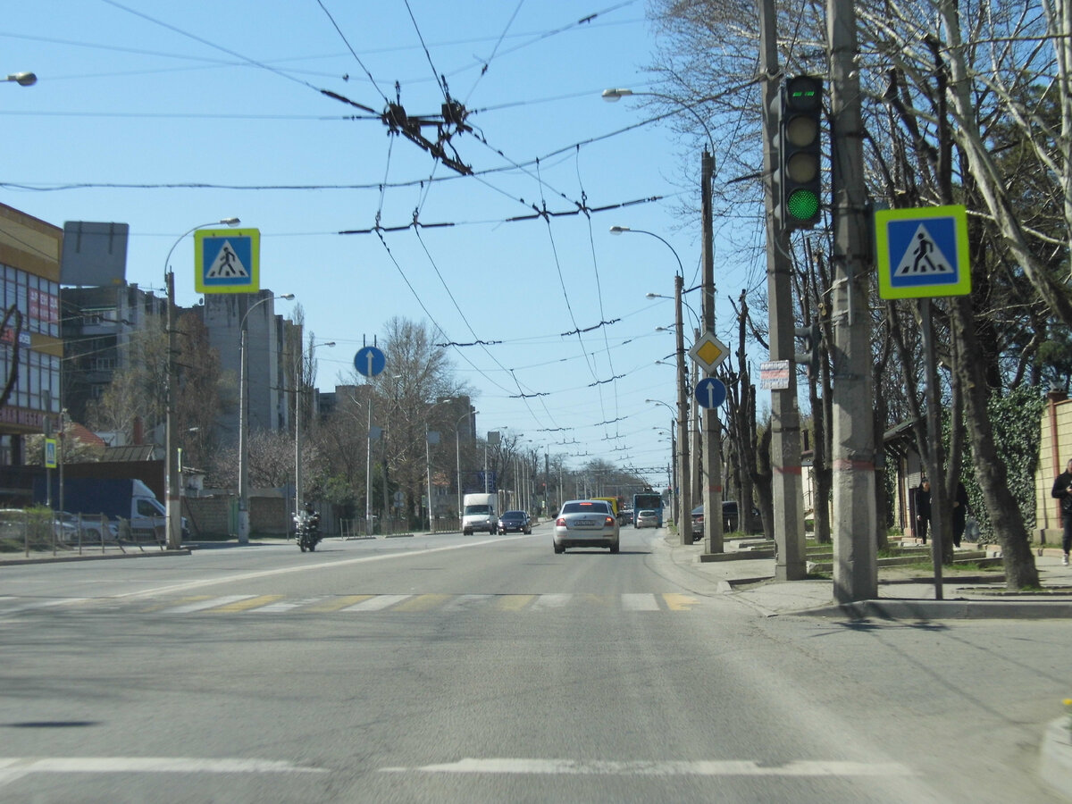 Улица Севастопольская.