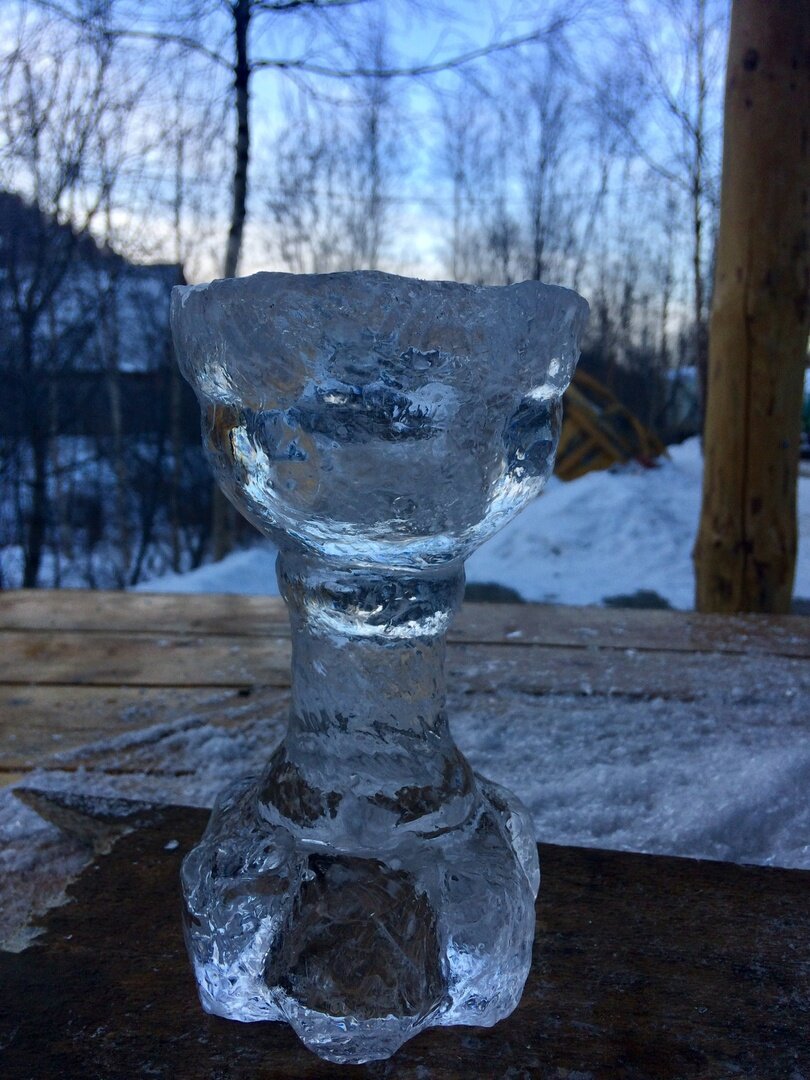 Попов Николай. Скульптура изо льда Байкала