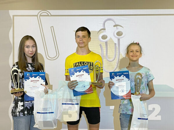    Обладатели «Золотых скрепок»