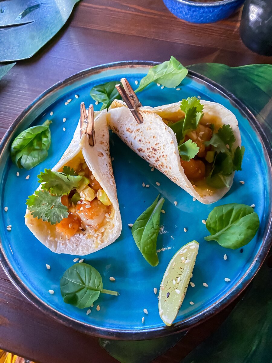 Тако с креветками Inside