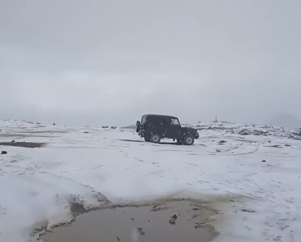 Фото: Снег на Акташском ретрансляторе.