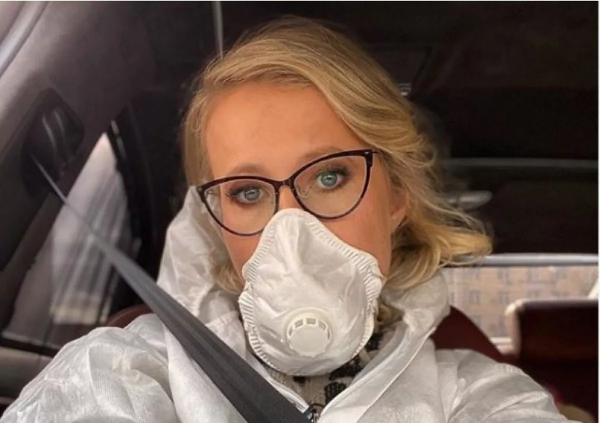 Ксения в респираторе