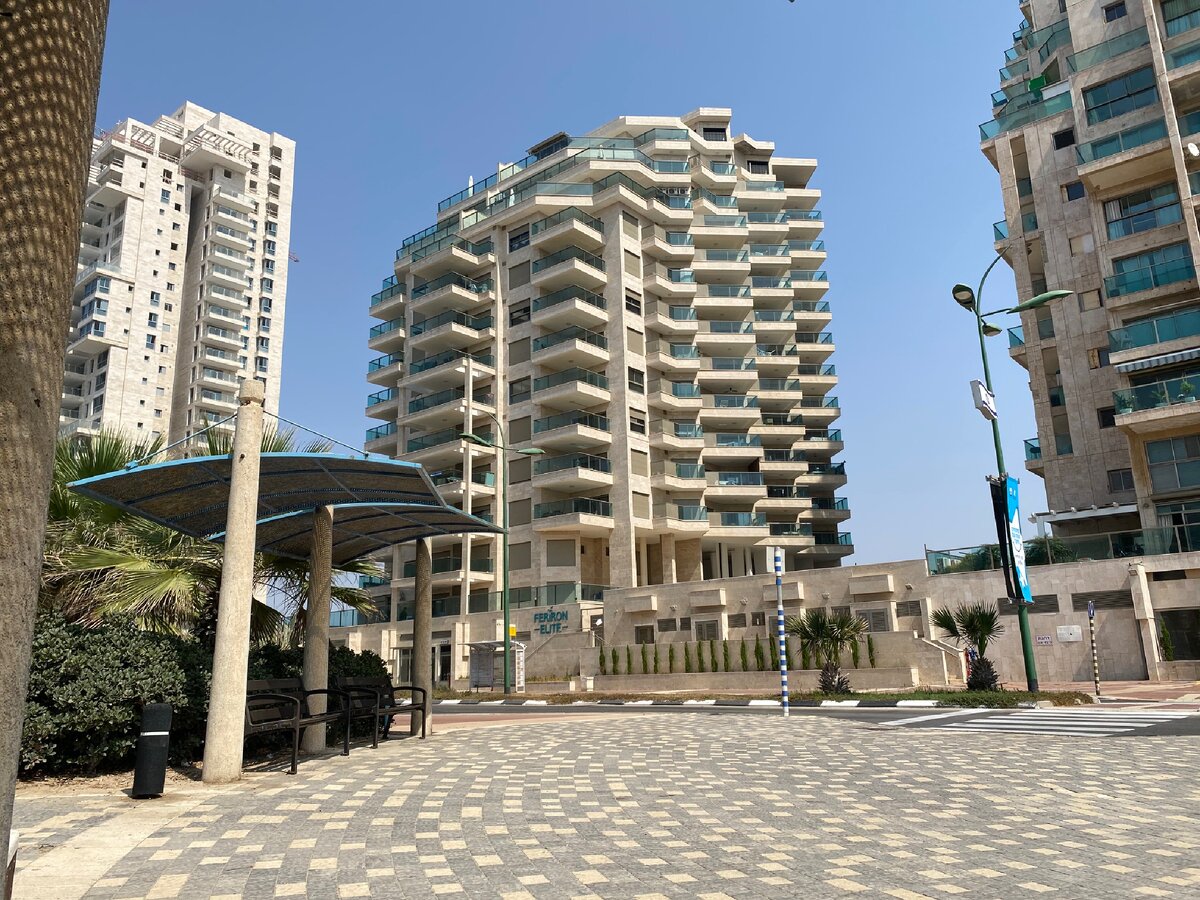 Новостройка  фото автора