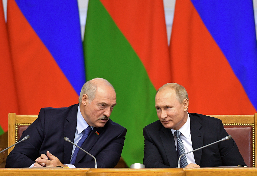  Президенты Беларуси и России Александр Лукашенко и Владимир Путин.
Фото: lenta.ru