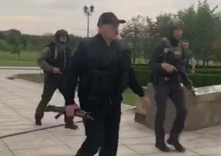 Батьке всучили автомат без магазина