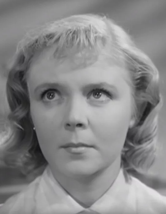 Актриса макагонова биография личная жизнь Муза Басова, ставшая затворницей из-за болезни: непростая судьба актрисы Розы Ма