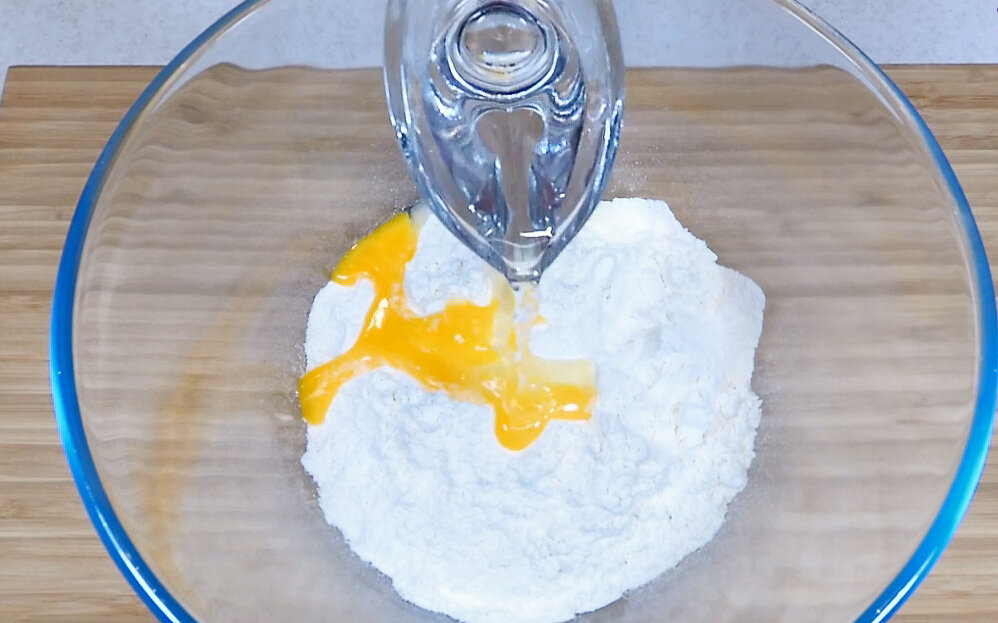 Пирог с беконом и луком