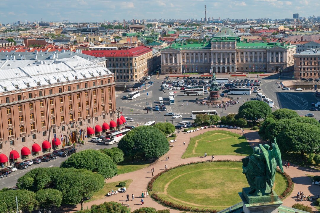 Петербург где лучше остановиться. Дом с четырьмя колоннадами в Санкт-Петербурге. Питер на майские праздники 2023. 5 Новых мостов в СПБ. Путеводитель по Питеру на 5 дней.