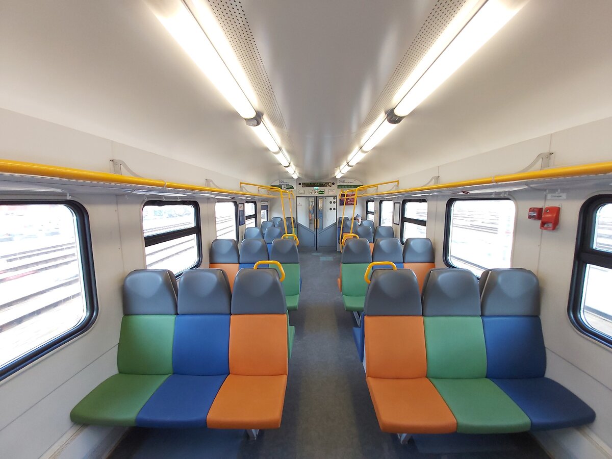 Салон поезда, курсирующего по МЦД, фото автора