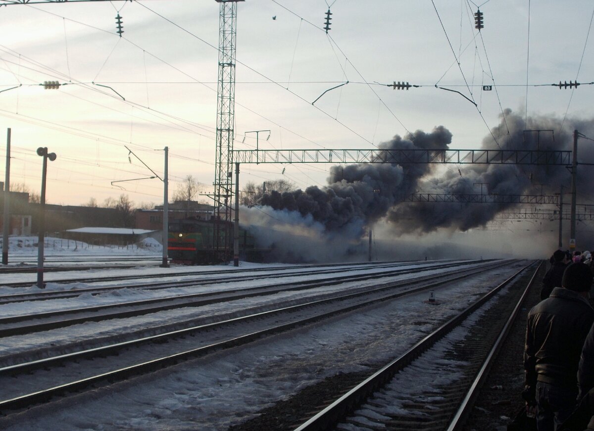 А это уже 2ТЭ10В "вэшка" . "Дал медведя" во всей красе.
