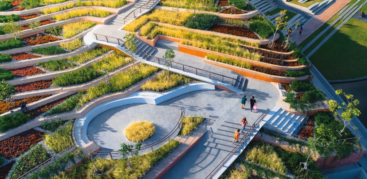 Органическое городское сельское хозяйство, возобновляемые источники энергии и красивый ландшафт объединяются на крыше Университета Таммасат (TURF), крупнейшей в Азии органической фермы на крыше...-2