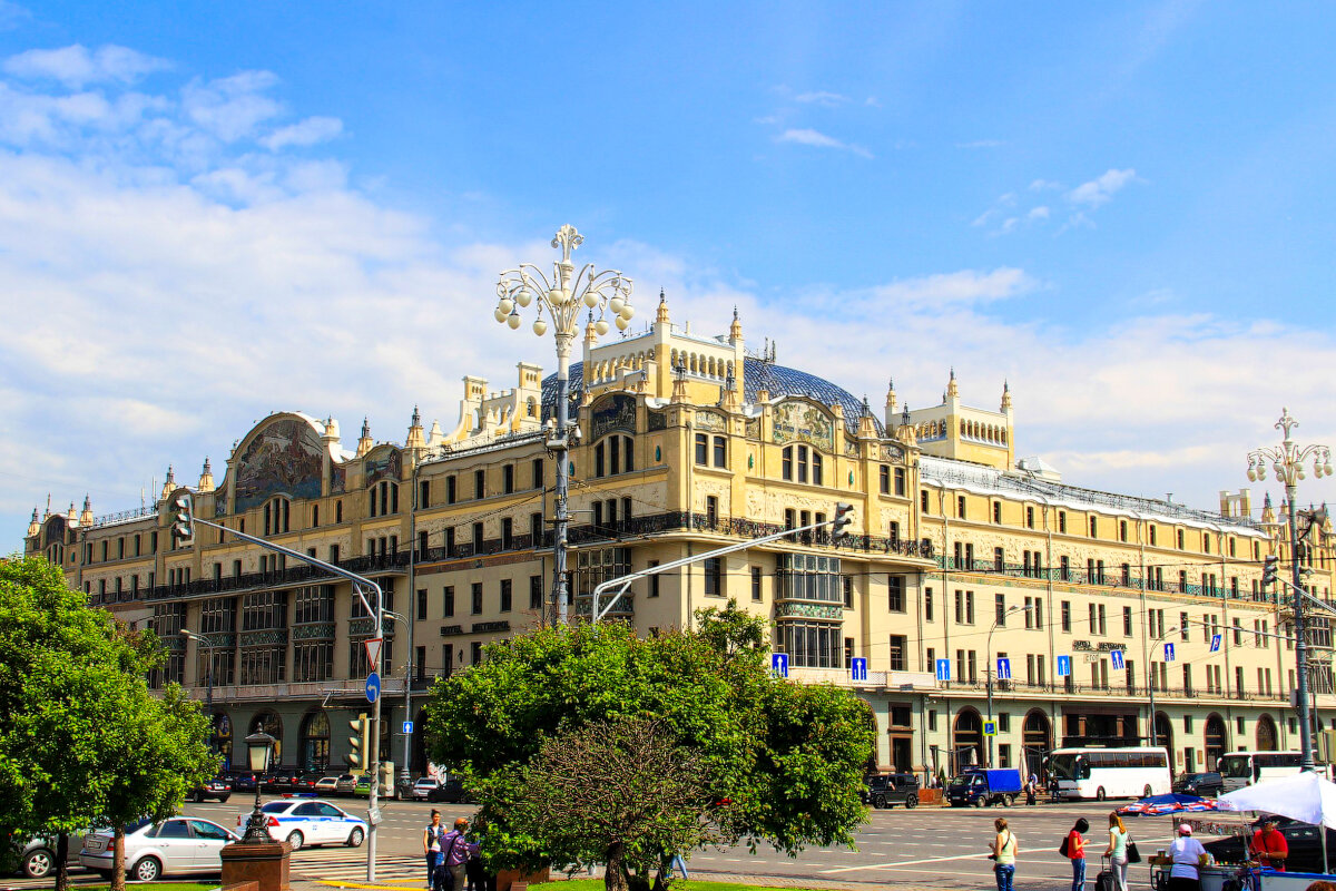 
1. Гостиница «Метрополь» 