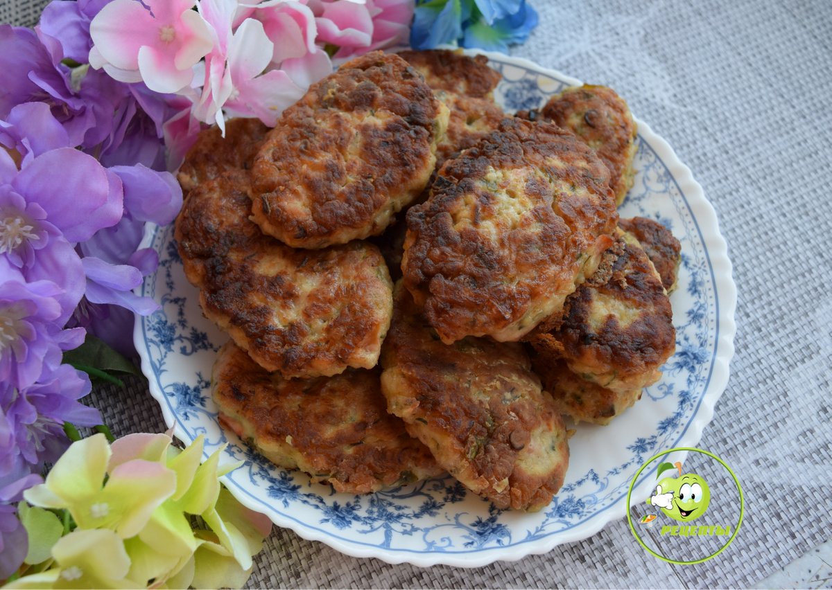 Куриные котлеты с помидором и болгарским перцем. Очень сочные благодаря  овощам | Новые рецепты каждый день | Дзен