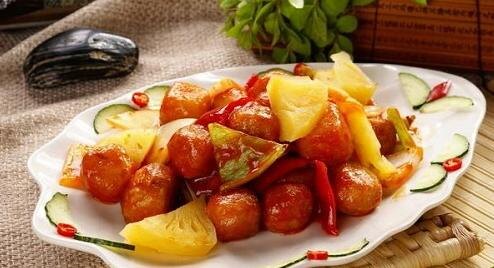 
Различные вариации этого блюда представлено в кухнях провинций Сычуань, Шаньдун и Чжэцзян. Многих гурманов привлекает это блюдо из-за его кисло-сладкого вкуса.
