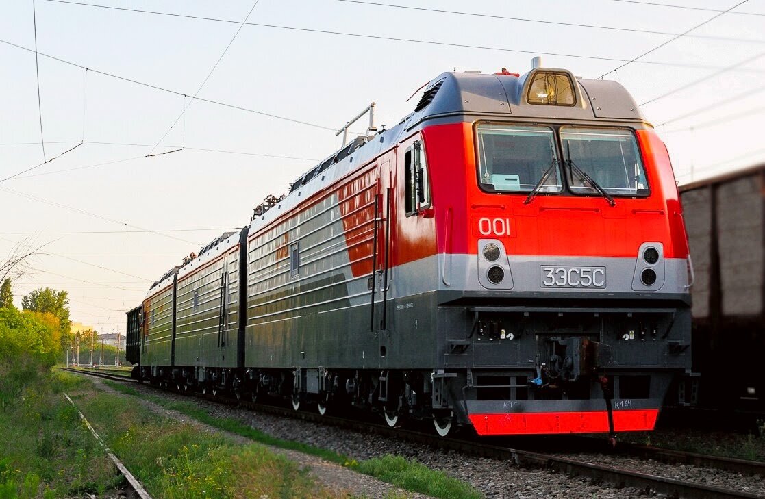 Электровоз 3ЭС5С-001 "Атаман", источник фото zdmira.com