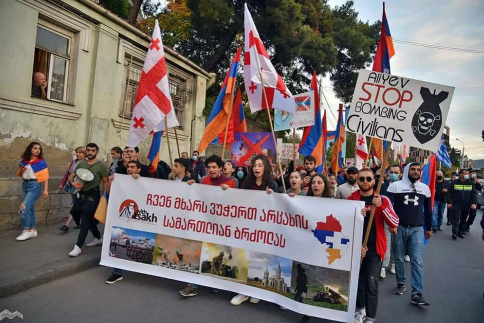 Поддержала армению. Шествие митинги в Арцахе. Армянский митинг в Тбилиси. Фото в поддержку Армении. Тбилисские армяне.