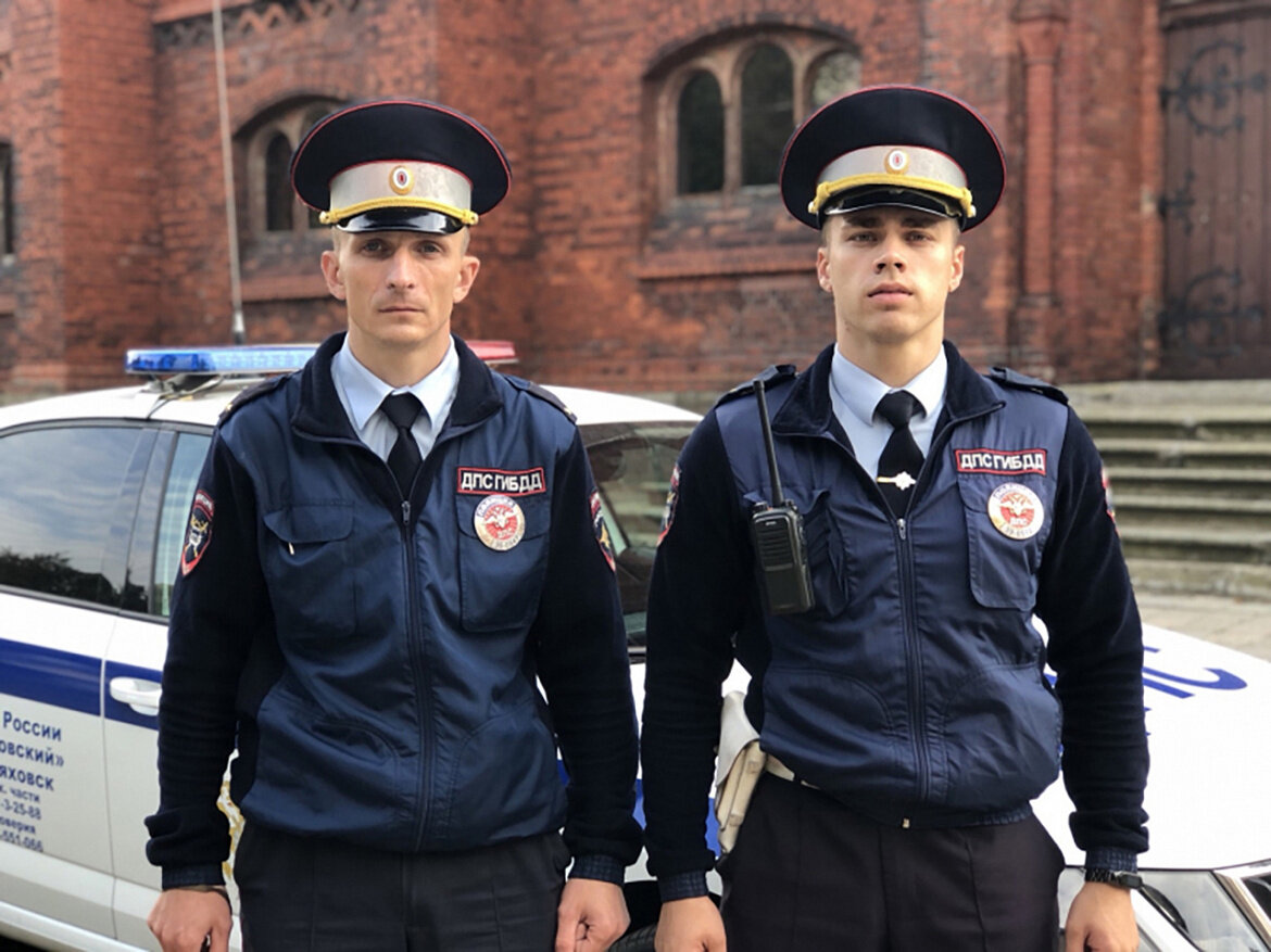 ФОТО: Лейтенанты полиции Владислав Демченко (справа) и Вячеслав Смычник / автор фото: Елена Попович