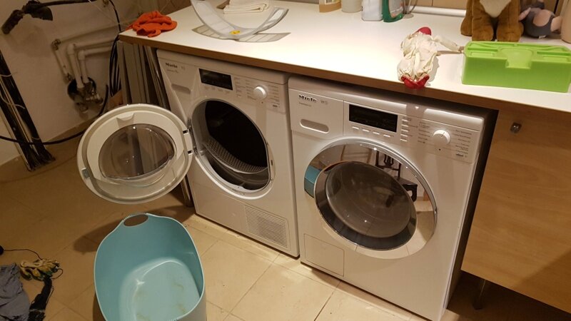 Стиралка и сушилка Miele в доме заказчиков