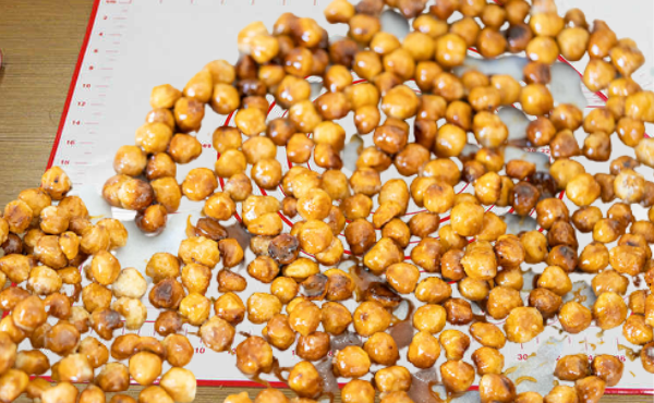 карамелизованные орешки для Пьемонтского торта