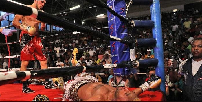 Шавкат Рахимов отправил в нокаут Азингу Фузиле