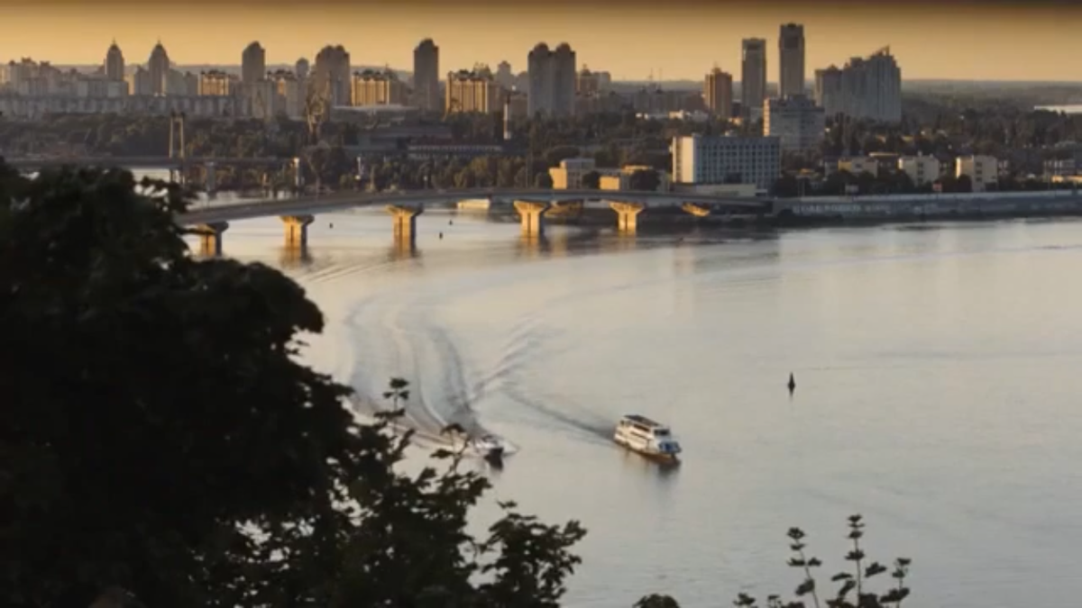 Кадр из фильма "Райское место"