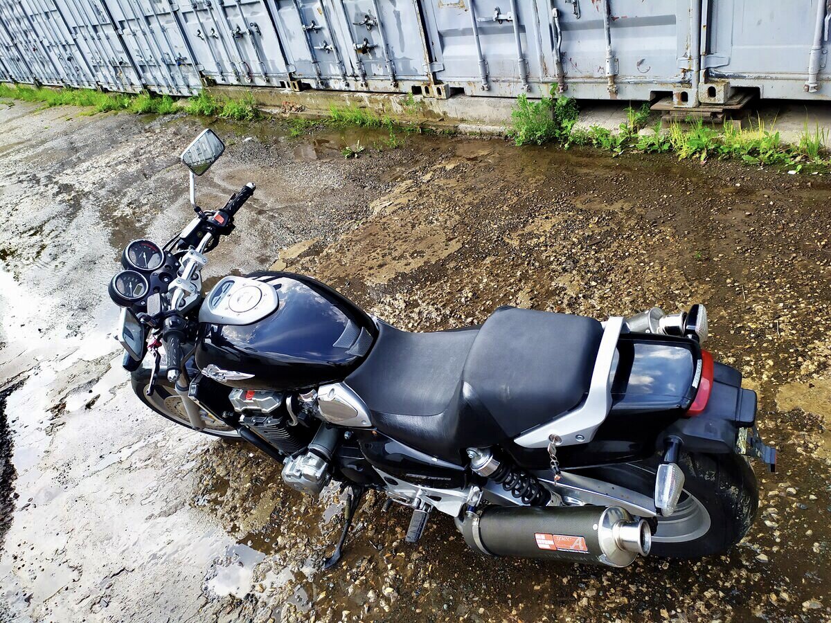 Цены на Honda x4 начинаются с отметки в 170 тысяч.